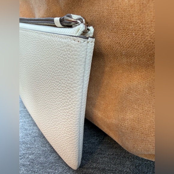 Coach x Disney Dumbo Wristlet - Picture 5 of 10